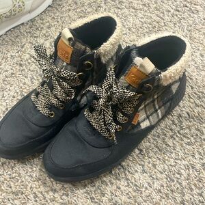 Keds Women’s Scout Sneaker Boots Size 7